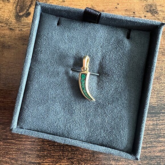 David Yurman Petrvs Claw Amulet Pendant in 18K Yellow Gold & Emeralds - Picture 4 of 16